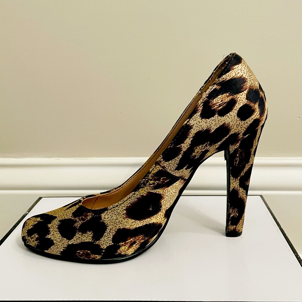 Leopard Print Pumps